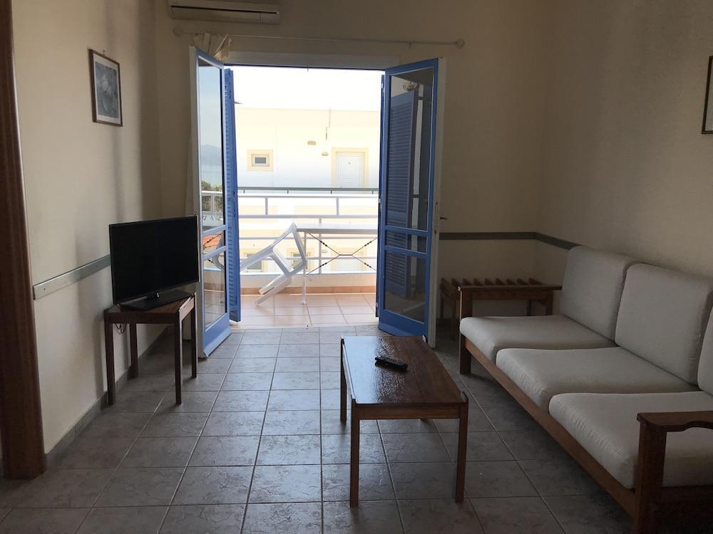 Amazones Villas Apartments Hersonissos  Zewnętrze zdjęcie