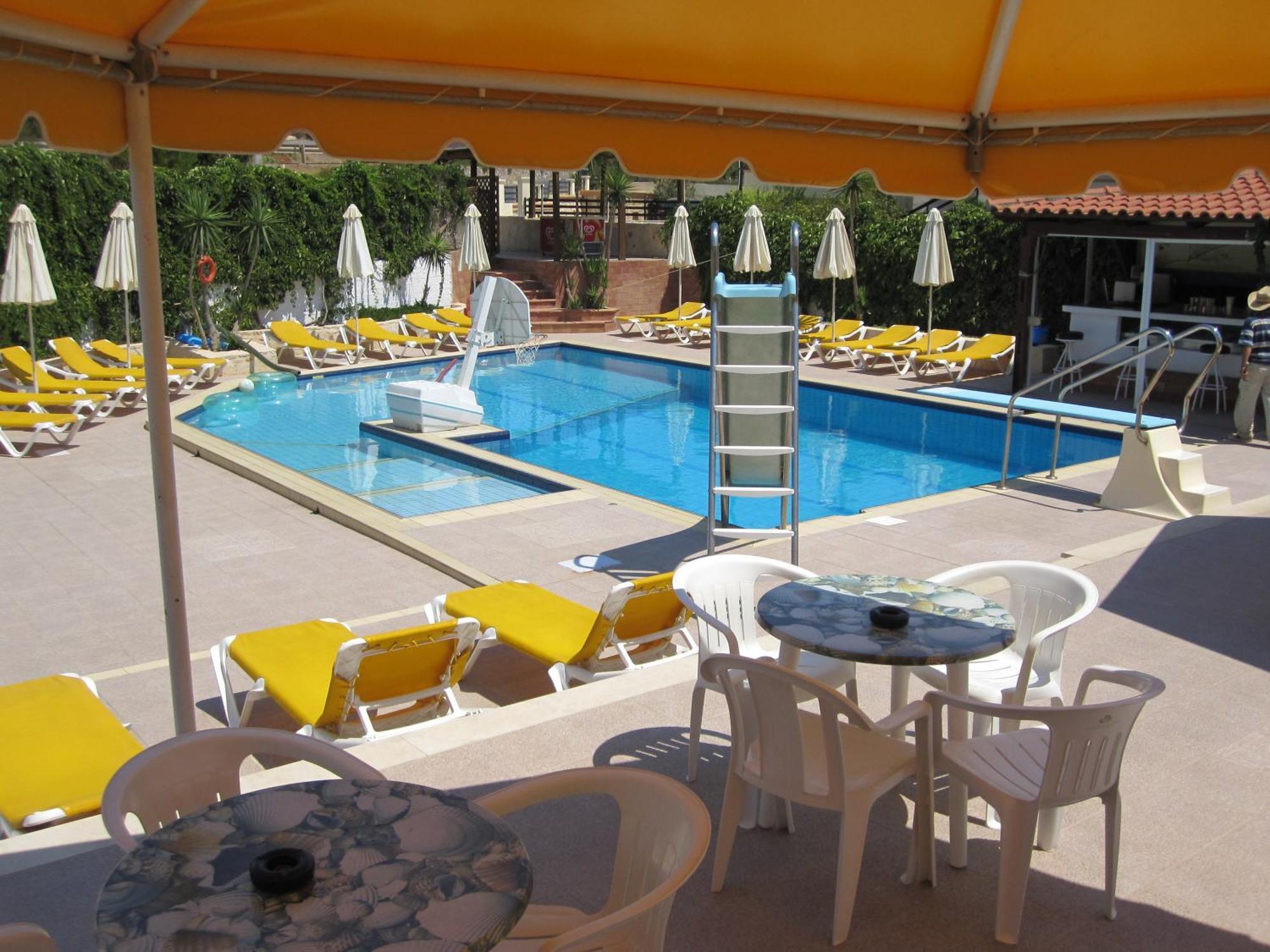 Amazones Villas Apartments Hersonissos  Zewnętrze zdjęcie